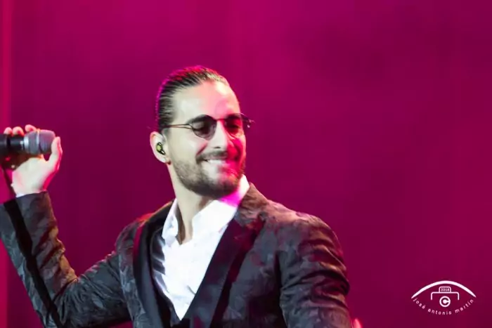 Maluma durante uno de sus conciertos de la gira "Fame", en Palencia