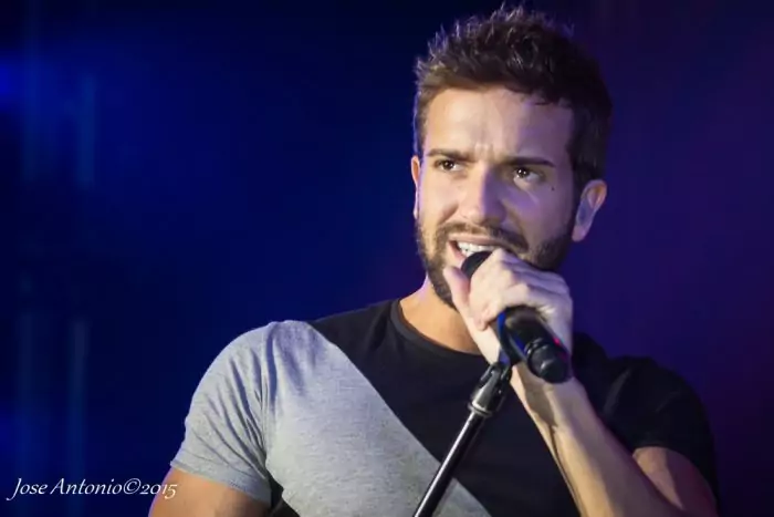 Ficha oficial e historia de Pablo Alborán. Conoce la trayectoria del exitoso cantautor malagueño, sus discos, mejores baladas románticas y próximos conciertos.