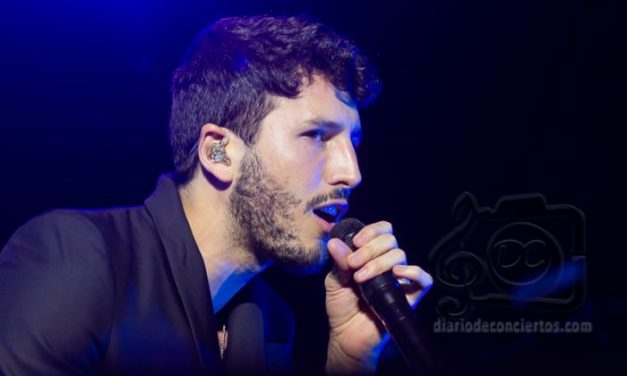 YATRA LLENA DE RITMO, LUZ Y FUEGO SIMANCAS