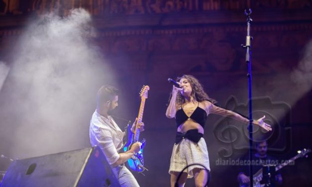 ANA GUERRA ENCANDILA AL PUBLICO SALMANTINO QUE ABARROTÓ UNA VEZ MAS LA PLAZA MAYOR