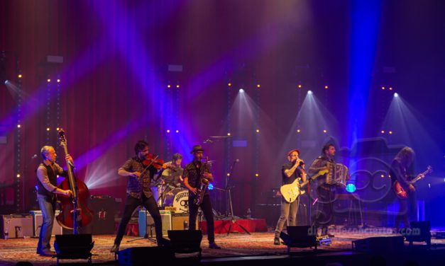 FITO & FITIPALDIS ARRASAN EN EL CAEM DE SALAMANCA