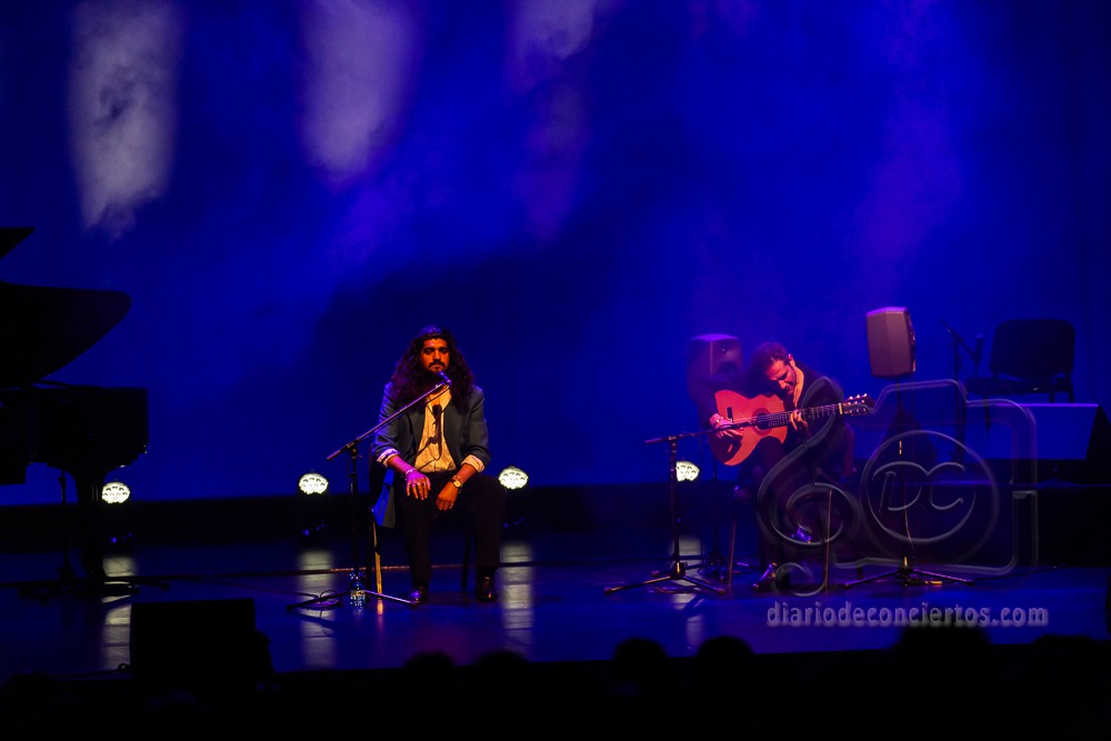 ISRAEL FERNANDEZ DEMUESTRA PORQUE ES EL NUEVO ICONO DEL FLAMENCO.