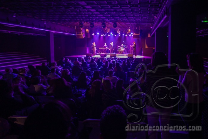 A DOS VELAS PRESENTA EN SALAMANCA su Gira “30 años con la gente que me gusta”