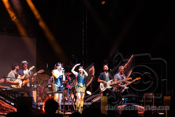 Rozalén emociona en una noche mágica en el Castillo de Ledesma