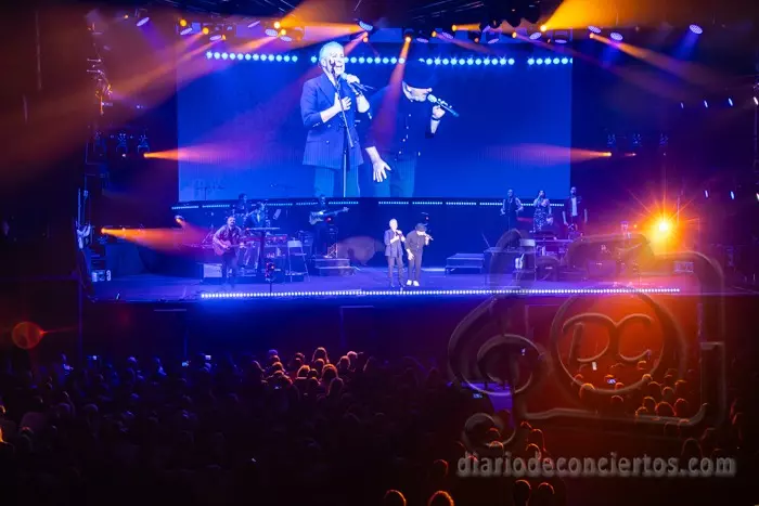 Ficha técnica e historia de Los Pecos. Conoce la trayectoria del exitoso dúo madrileño de pop melódico formado por los hermanos Herrero, discos y canciones.