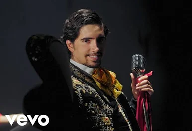 Descubre la historia, trayectoria, canciones y legado de Álex Fernández, el gran heredero del mariachi, la música ranchera y el duende mexicano en el mundo.