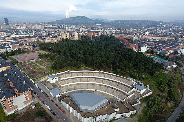 Descubre toda la información sobre el Auditorio Municipal de Ponferrada: capacidad de aforo, plano del recinto, cómo llegar y detalles de la zona de taquillas.