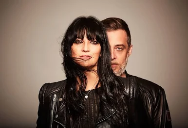 Ficha técnica e historia de Efecto Mariposa. Descubre la trayectoria de la mítica banda malagueña de pop-rock liderada por Susana Alva, discos y canciones.
