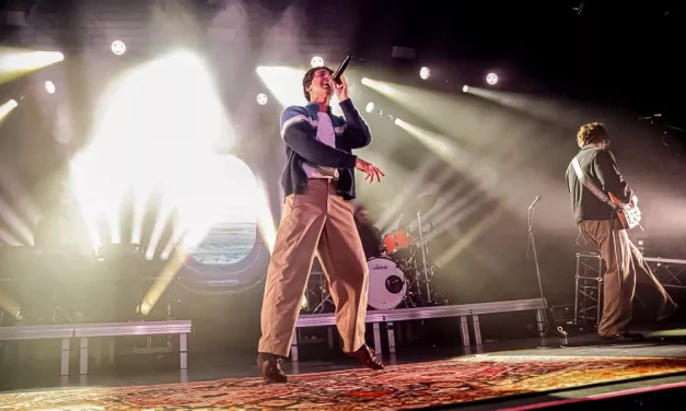 Hey Kid conquista La Riviera de Madrid con una noche íntima y vibrante