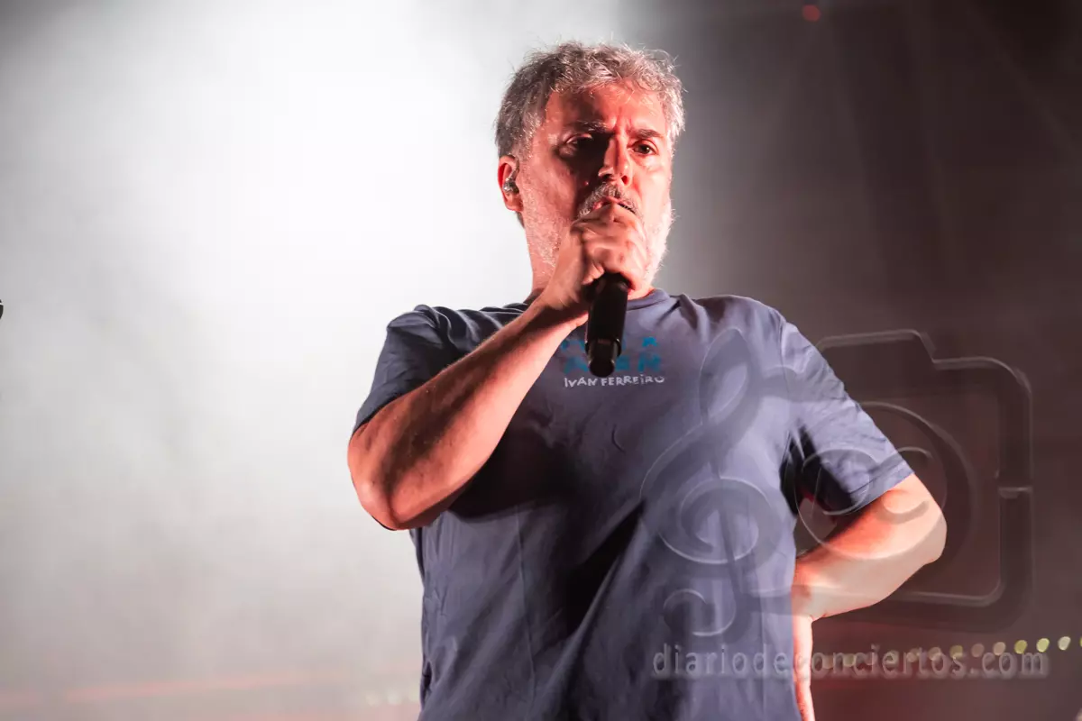 Iván Ferreiro en Salamanca. El artista gallego triunfó en el Enjoy Multiusos con su gira 35 aniversario 'Hoy x Ayer'