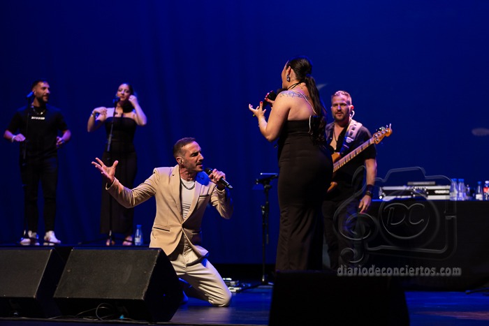 Ficha técnica e historia de Maki y María Artés. Conoce la trayectoria del exitoso dúo andaluz de flamenco-pop urbano, su disco Imperfectos y conciertos.