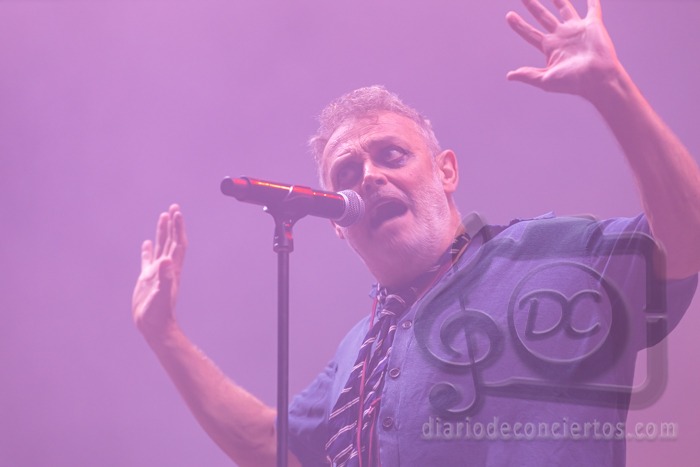Ficha técnica e historia de Los Toreros Muertos. Descubre la trayectoria de la mítica banda de rock satírico liderada por Pablo Carbonell, sus discos y canciones.