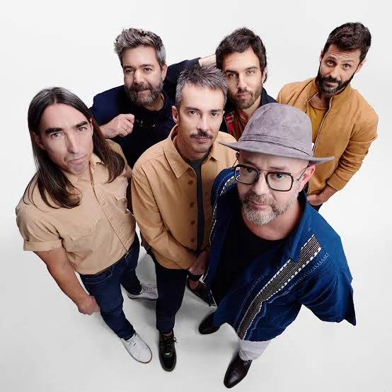 Ficha técnica e historia de Vetusta Morla. Explora la trayectoria de la banda madrileña reina del indie rock de estadios, sus discos, canciones y parón.