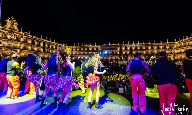 Gente de Zona en Salamanca 2026: Crónica de una noche histórica de «Gozadera» en la Plaza Mayor