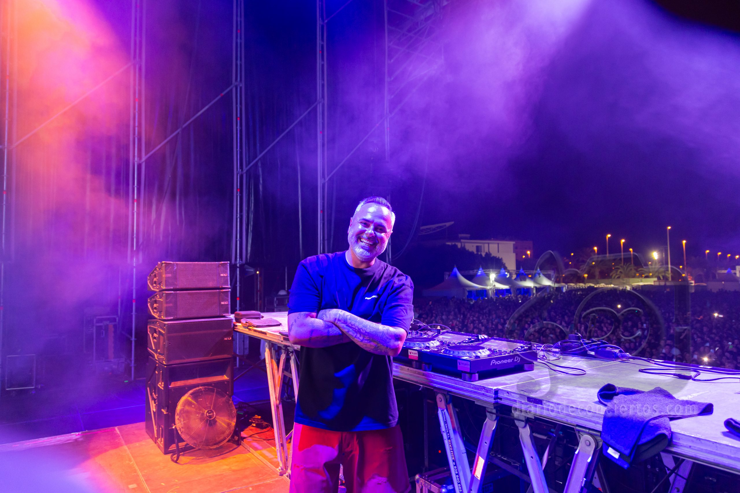 Juan Magan ,cantante, DJ, productor discográfico, compositor y letrista español. Es mundialmente famoso por ser el creador y máximo exponente del género electrolatino, combinando ritmos urbanos, dance, house y música latina.