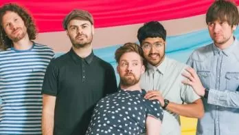 Kaiser Chiefs (banda de indie rock y post-punk revival formada en Leeds, Reino Unido, en 2000 por Ricky Wilson, Andrew White, Simon Rix, Nick Baines y Vijay Mistry)