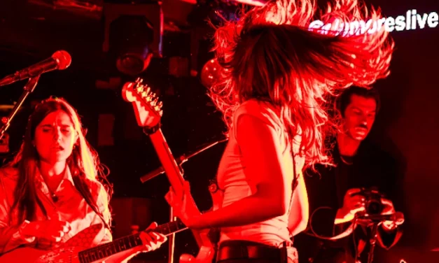 Ona Mafalda en Madrid 2026: Una catarsis de pop rock eléctrico en la Sala Clamores