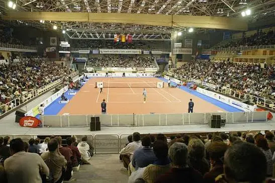 Conoce el Pabellón Polideportivo Pisuerga de Valladolid como recinto de grandes eventos. Analizamos su aforo, accesos, gradas retráctiles y zonas de conciertos.